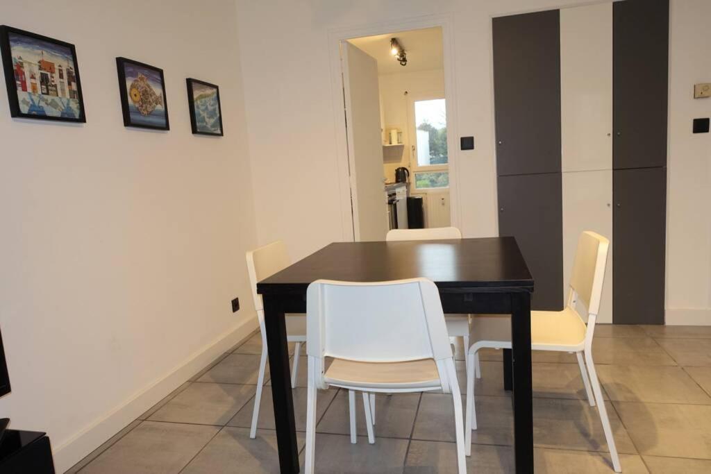 La Poterie - Appartement Avec Balcon Et Parking Prive Quimper Exteriör bild