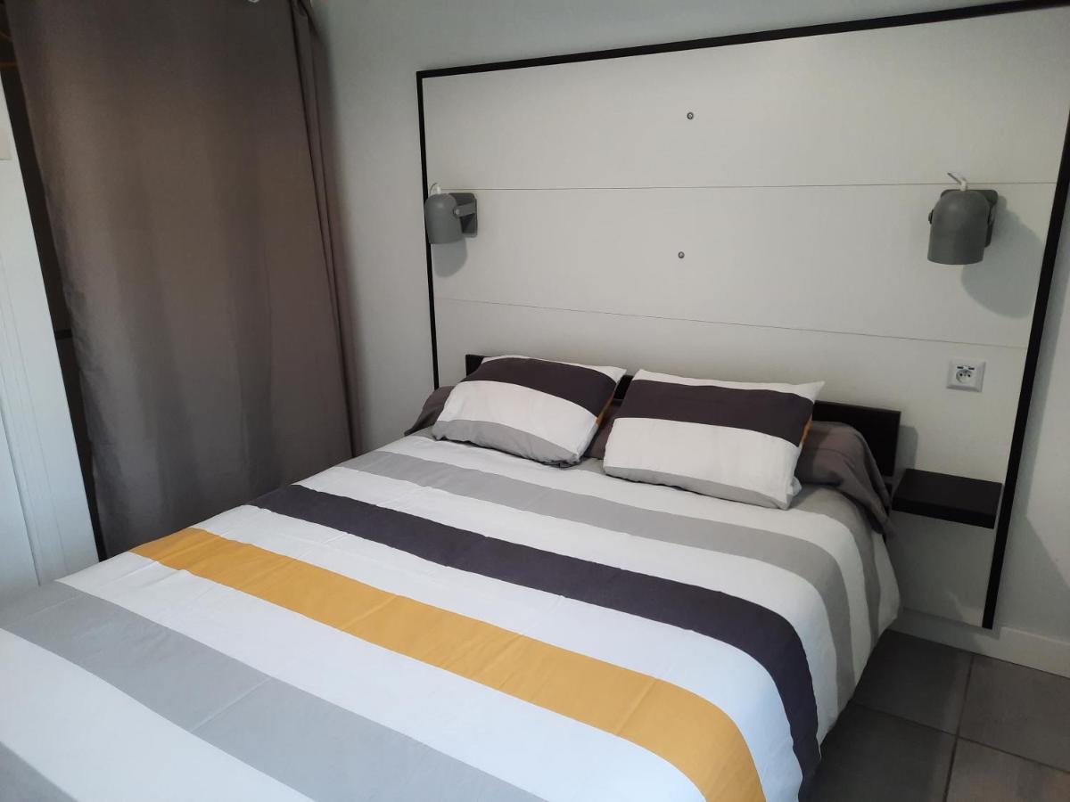 La Poterie - Appartement Avec Balcon Et Parking Prive Quimper Exteriör bild