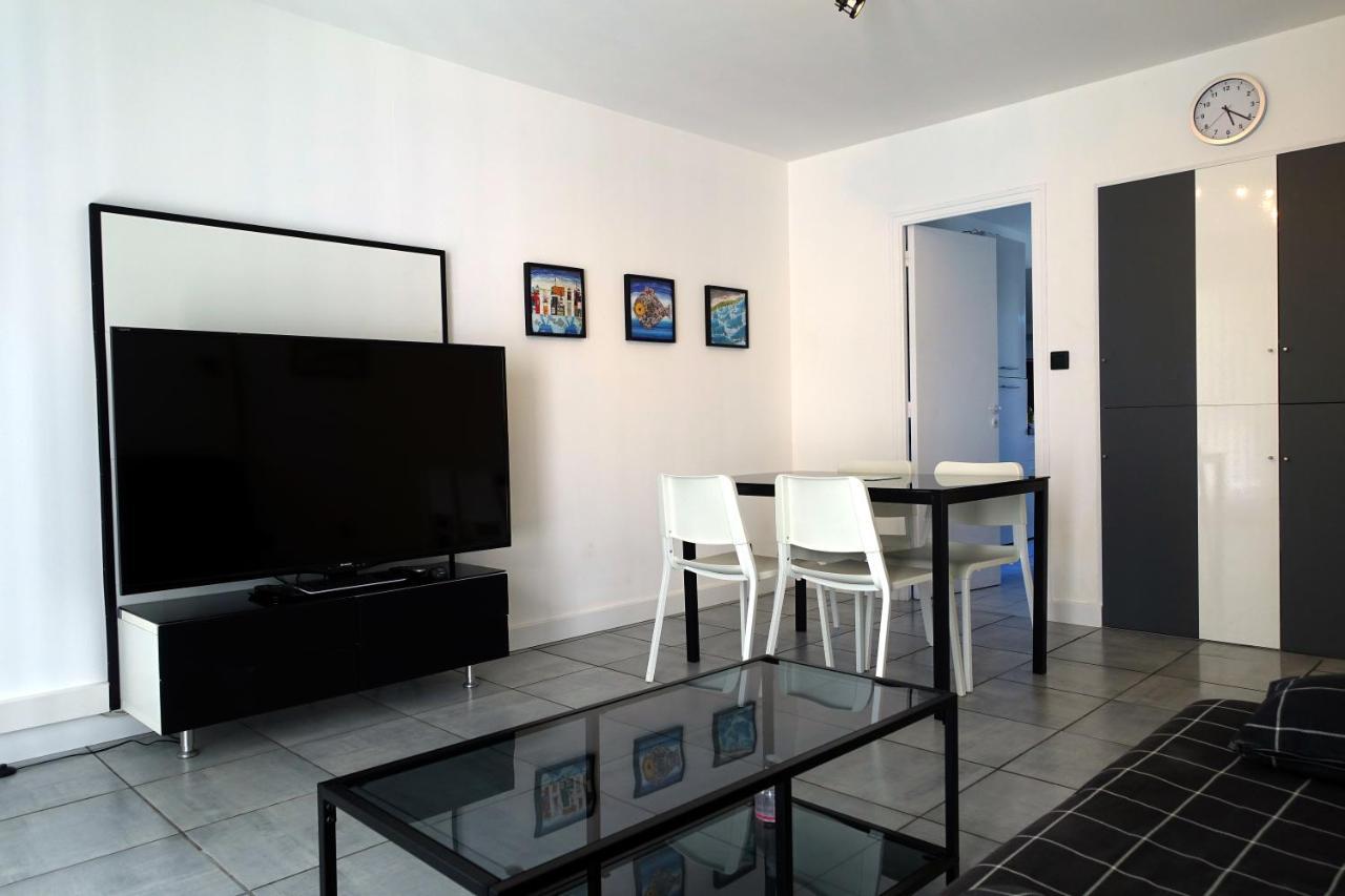 La Poterie - Appartement Avec Balcon Et Parking Prive Quimper Exteriör bild