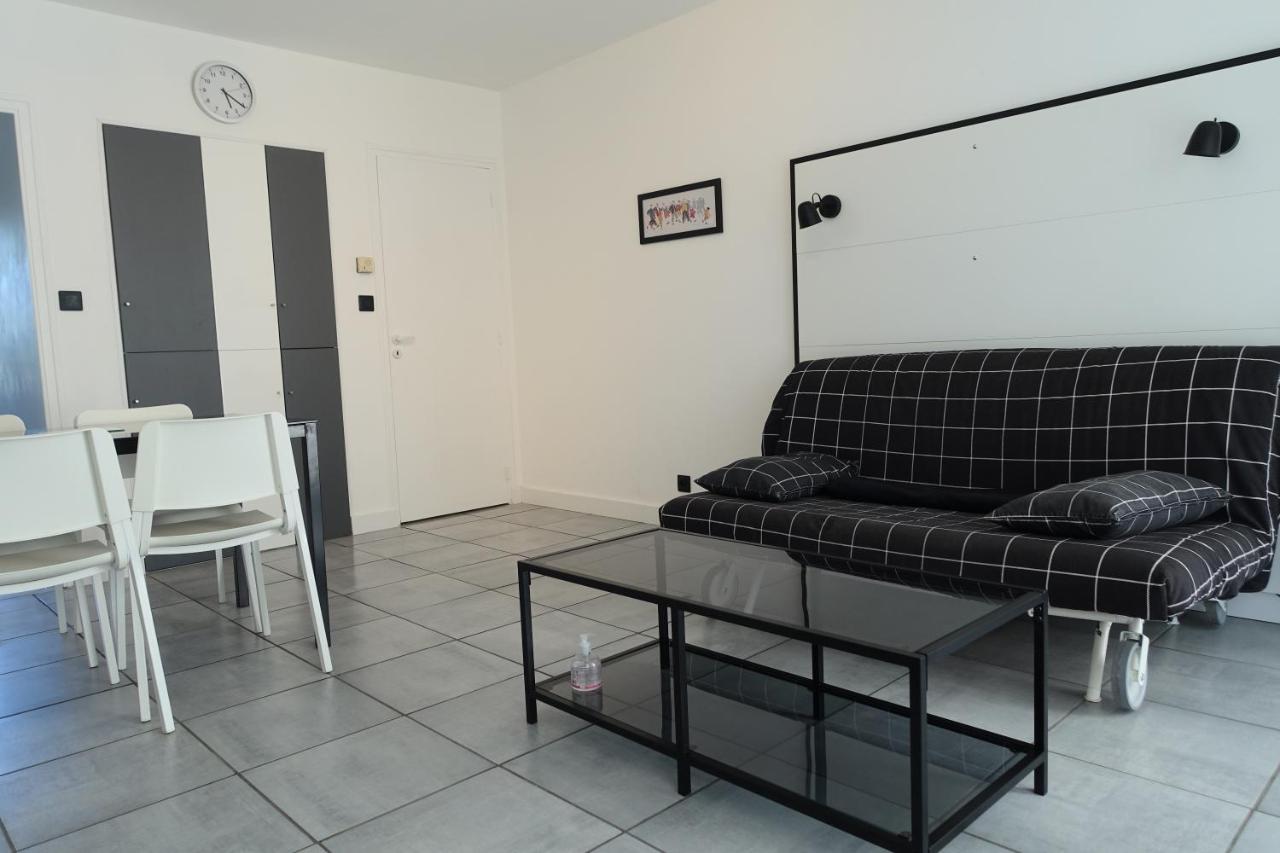 La Poterie - Appartement Avec Balcon Et Parking Prive Quimper Exteriör bild